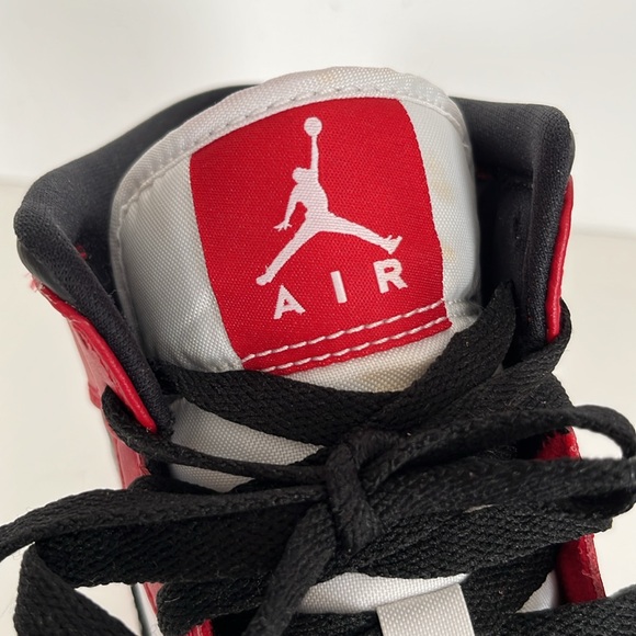 Jordan 1 Mid Chicago 2020 (GS) - Picture 6 of 8